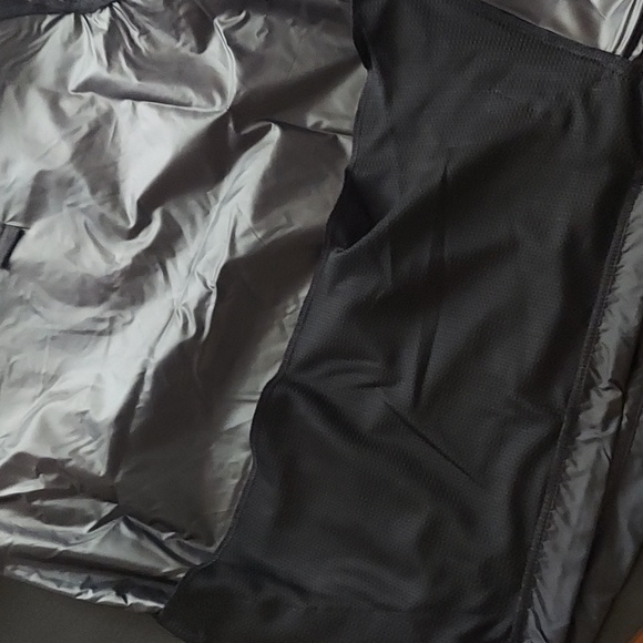 Nike - Picture 10 of 14